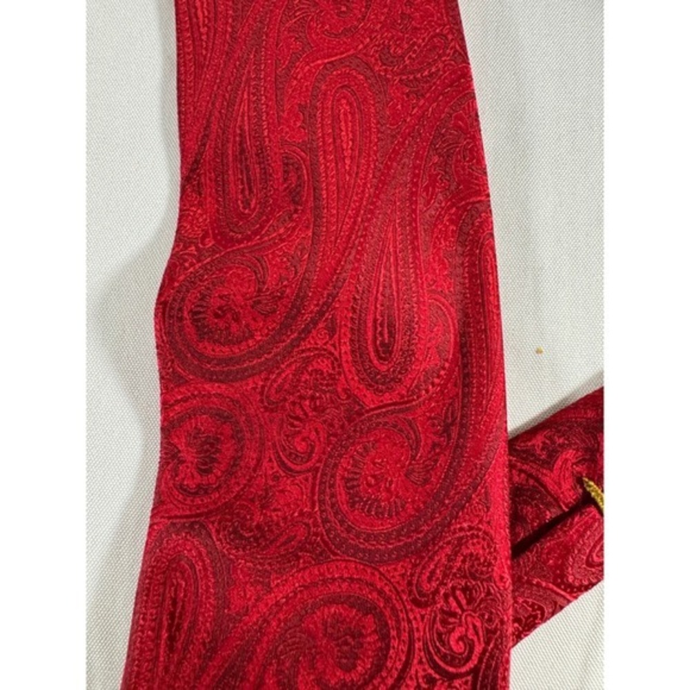 Countess Mara Mens Red Paisley Silk Necktie Hand Made Jacquard Formal Tie